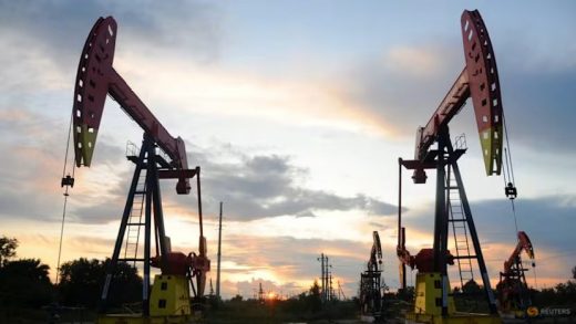 Oil Hits One-Month High as US-Iran Tensions Escalate in Strait of Hormuz